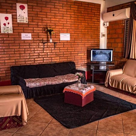 Iguazu Alojamiento "La Casa" Puerto Iguazú Extérieur photo